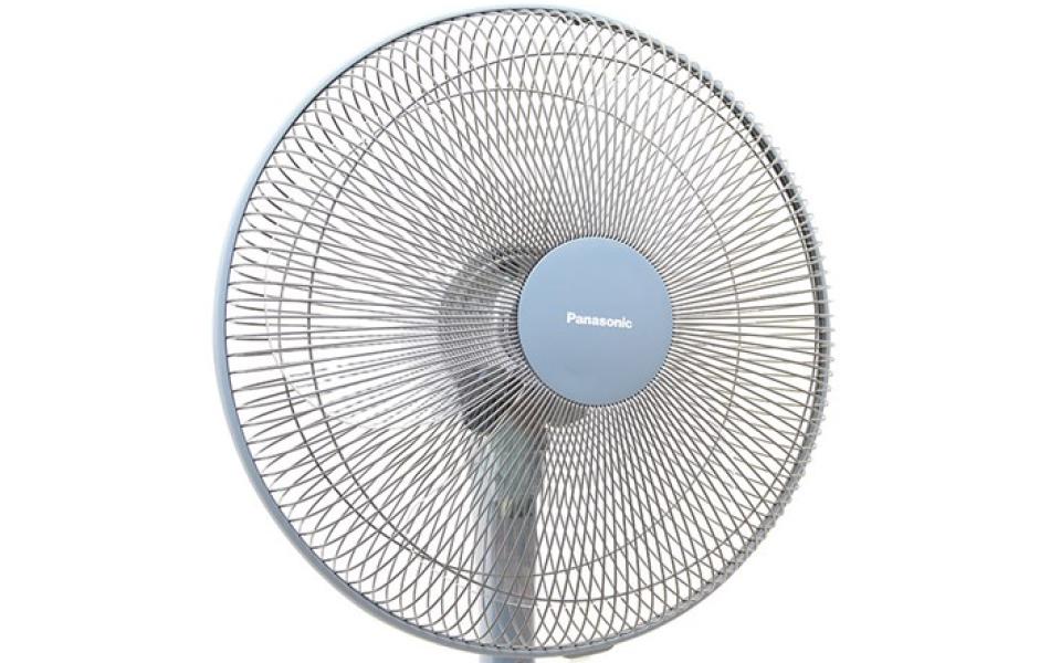 Câu Chuyện Mùa Hè Và Chiếc Quạt Đứng Panasonic F409KB